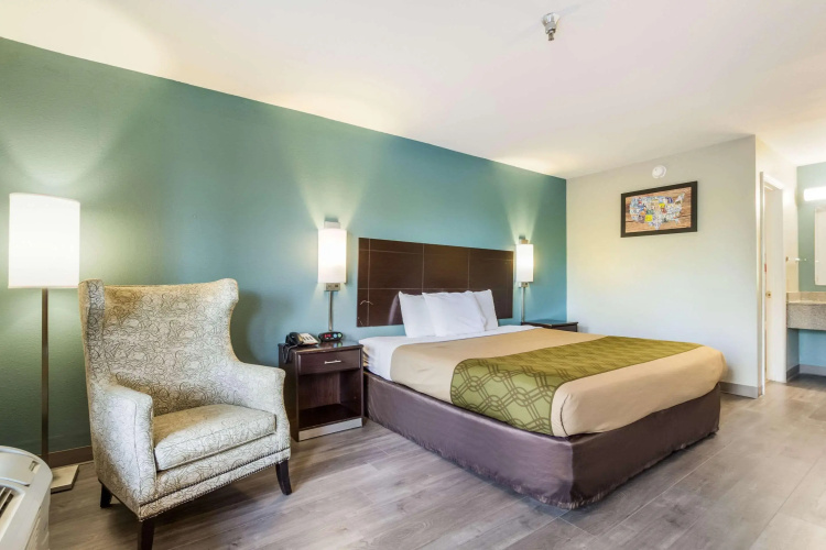 Econo Lodge Inn & Suites Brooks - Louisville South