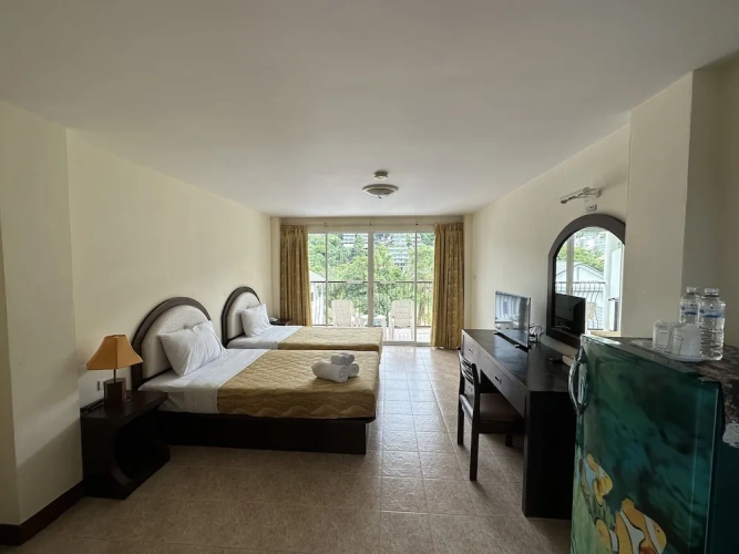 Deluxe Twin room with balcony