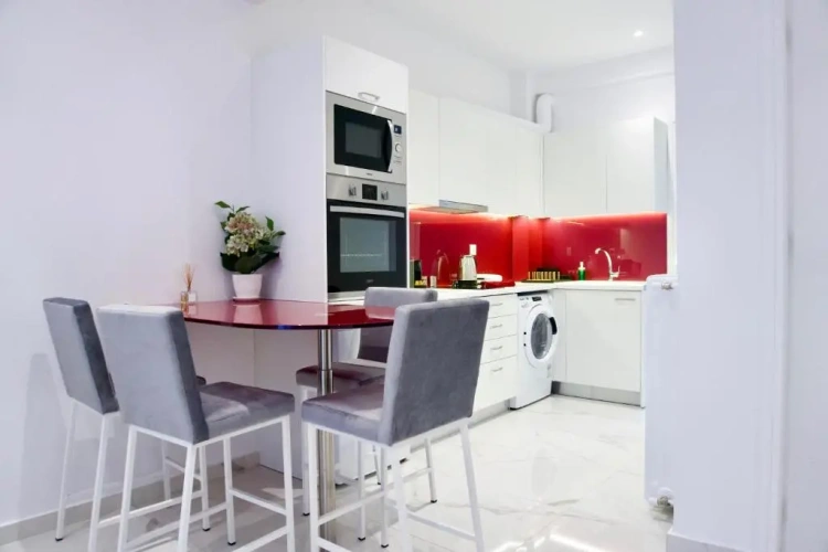 1 Bedroom Apartment