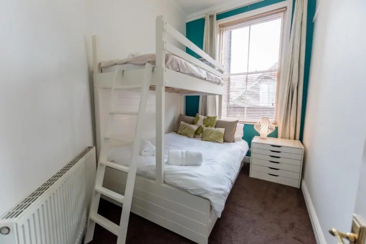 3 Bedrooms Cottage