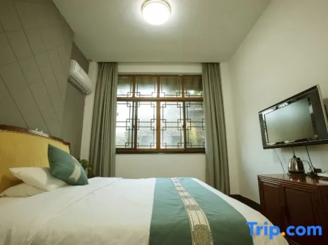 Standard Double room with garden view
