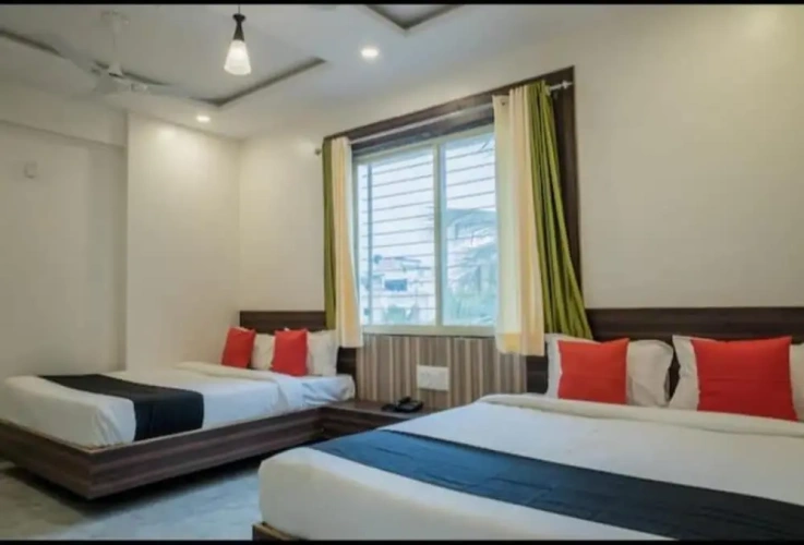 Standard Triple room