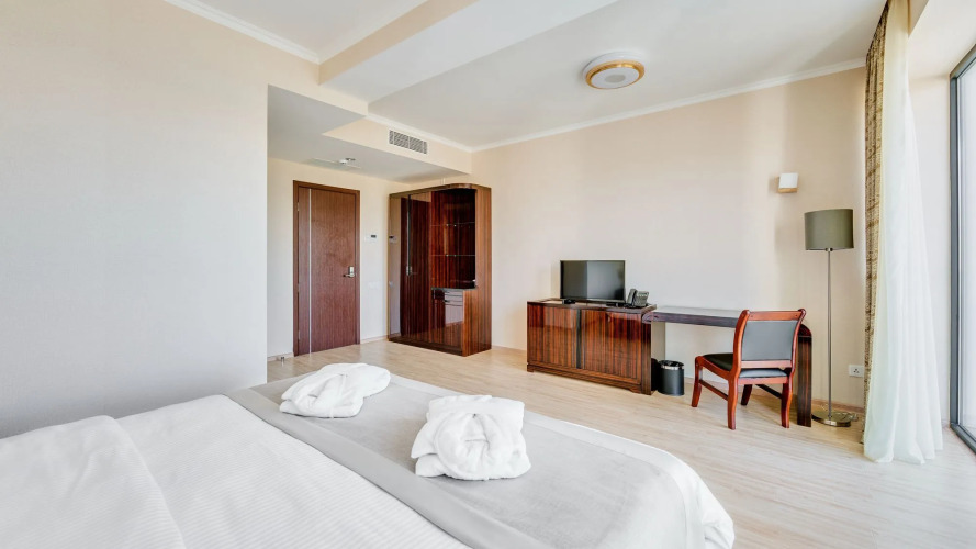 Lisi Hills HotelOver view