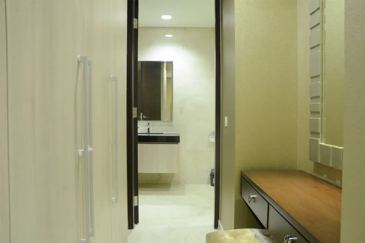 Elegant Four Winds Apartment with Infinity Pool Facility