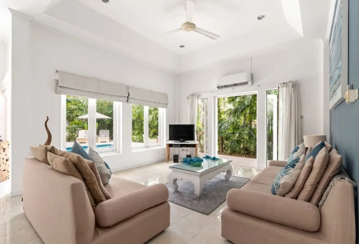 2 Bedrooms Villa