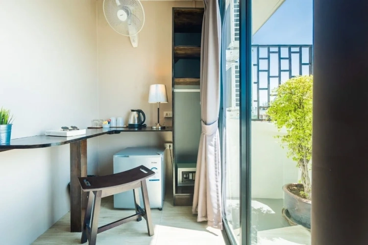 Superior Double room with balcony and with partial sea view
