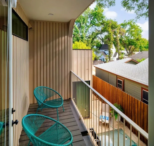 5 Bedrooms Luxury Cottage with balcony
