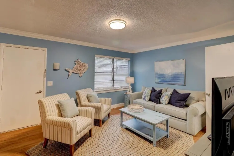 2 Bedrooms Cottage