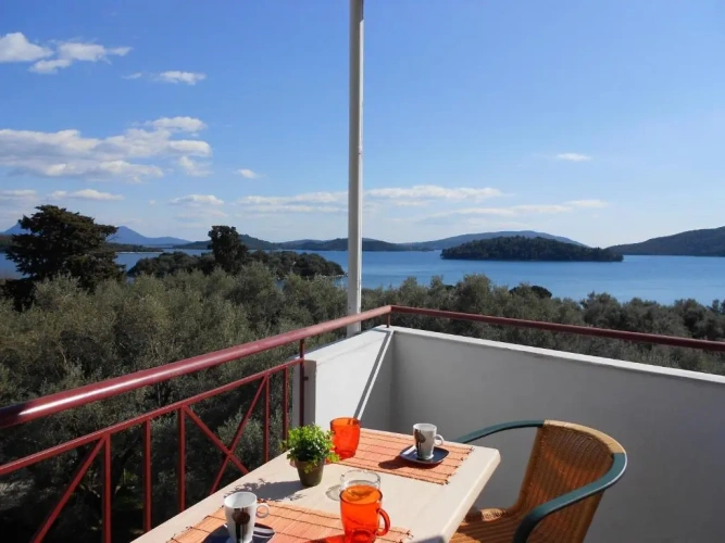 Studio with sea view