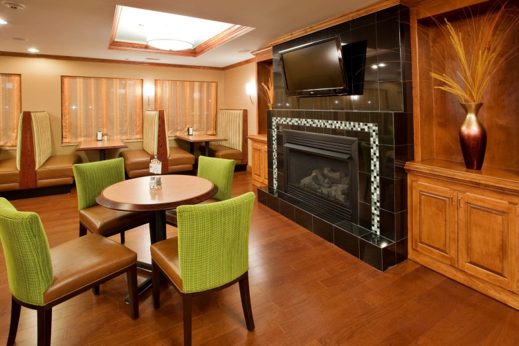 Holiday Inn Express Hotel & Suites Fredericksburg photo 29