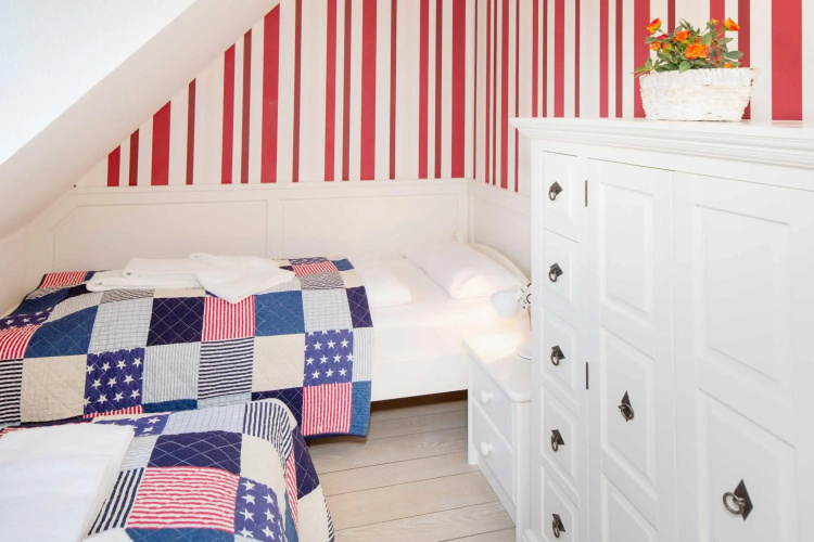 Carlotta s Beachroom