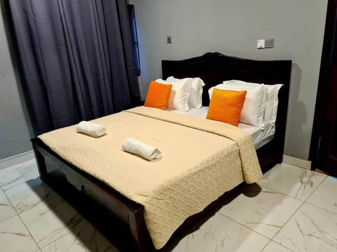 Comfy & Cozy Hideout ~ Close to Highway ~parking
