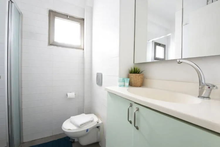 AirTLV Comfortable 3 BDRM in Old North