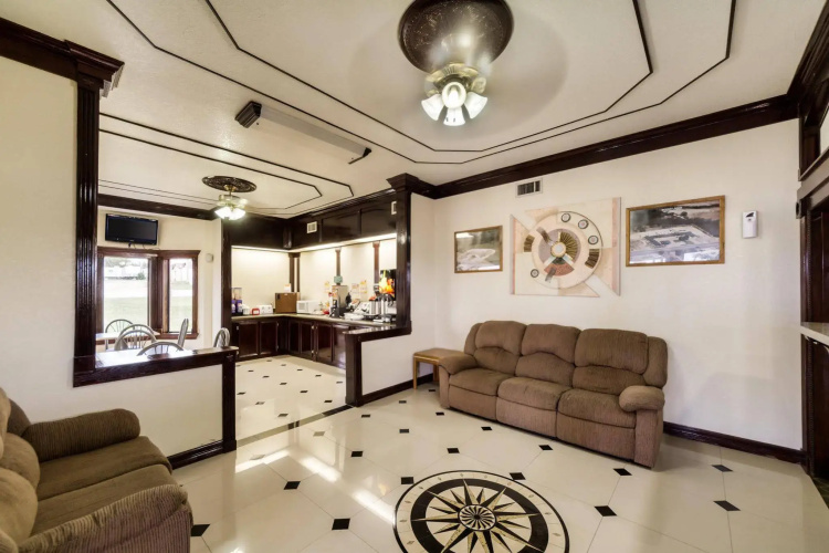 Three Rivers Executive Inn & Suites By OYO