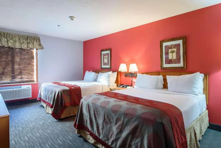 Ramada by Wyndham Sioux Falls Arpt & Suites