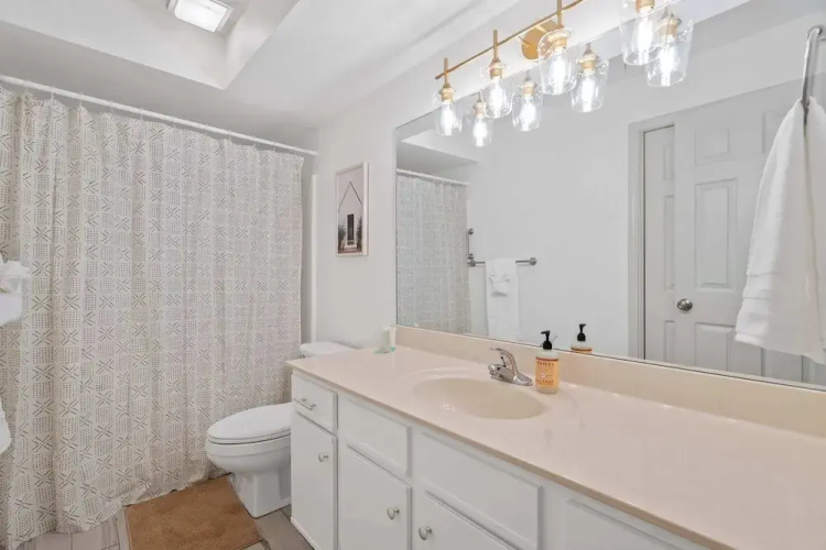 Foothills Walk-in - On-site Amenities