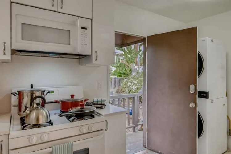 Walk To Beach 2BR Top Location - AA