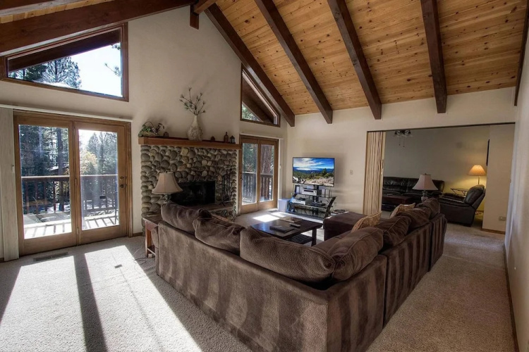 Burnt Cedar Lodge