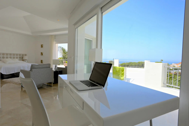 24550-Exquisite Villa Near Beach - Heated Pool