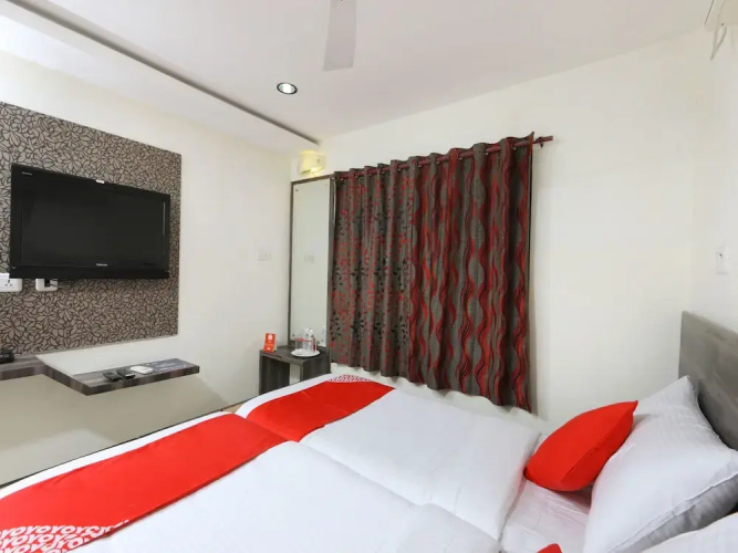 OYO Flagship 559 Harshetha Residency