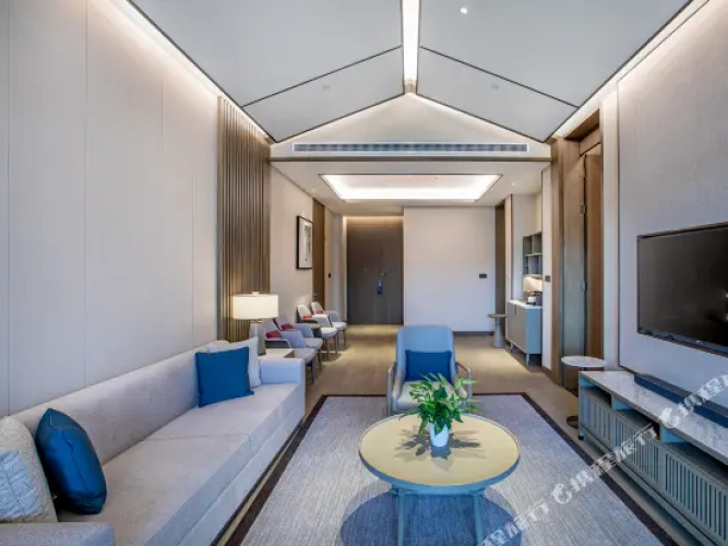 Deluxe Double Suite