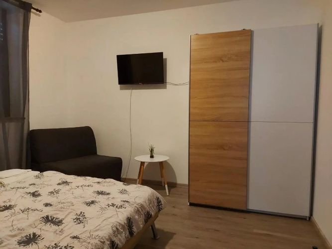 Rooms and apartment Ana