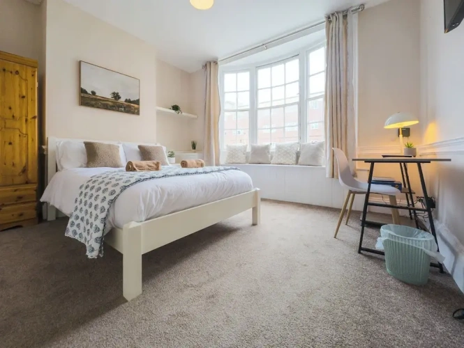 Standard Double room with city view