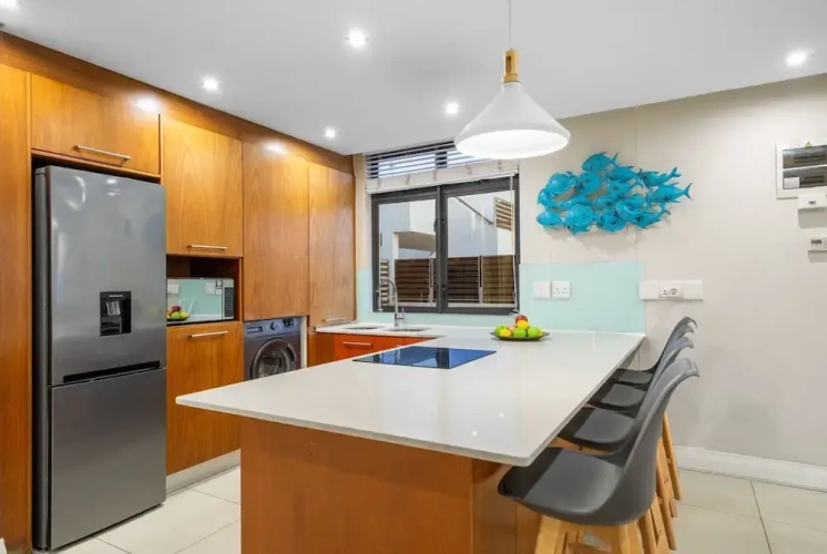 3 Bedrooms Apartment