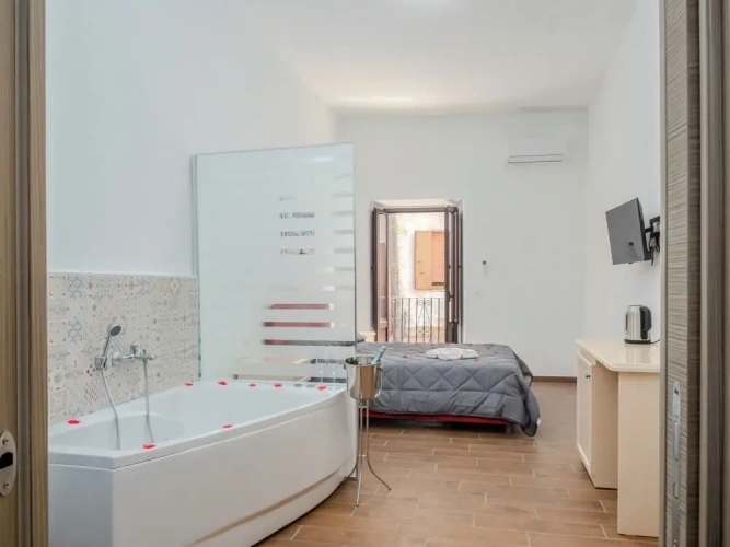 Deluxe Double room with balcony