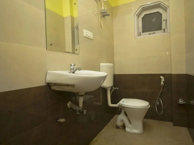 Sudhriti Hotel By OYO Rooms