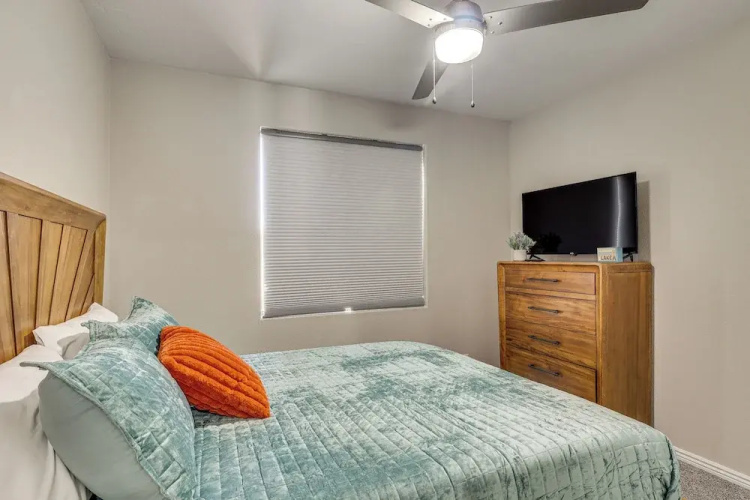 Modern Gem w/ Pool & Mtn Views in Lake Havasu City
