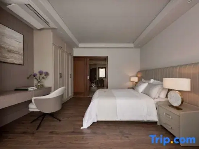1 Bedroom Luxury Suite