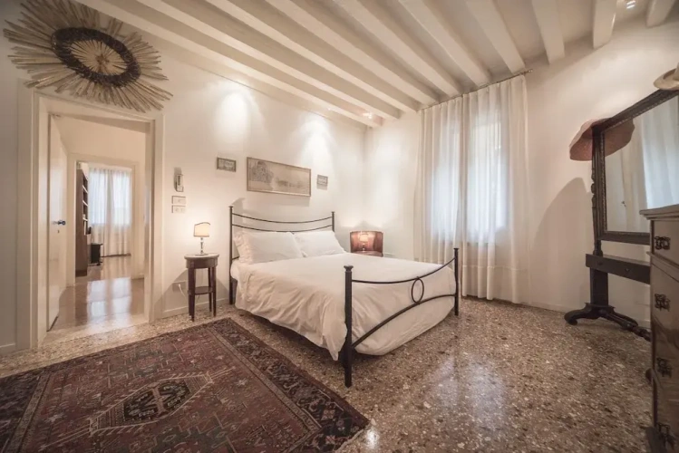 3 Bedrooms Apartment
