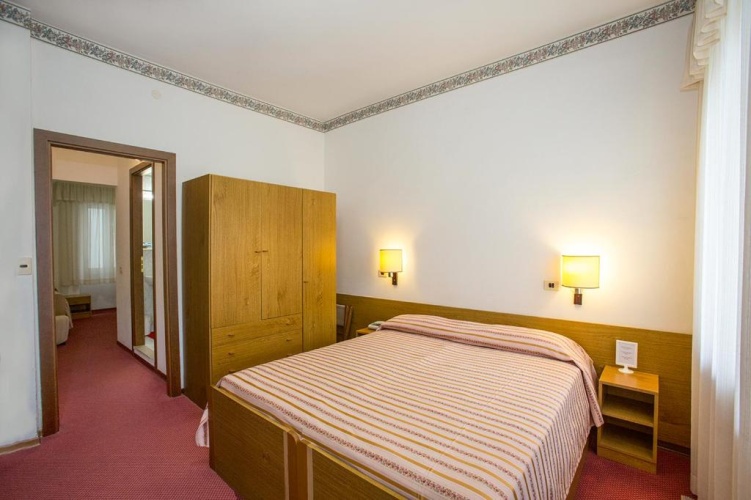 Premium Quadruple room