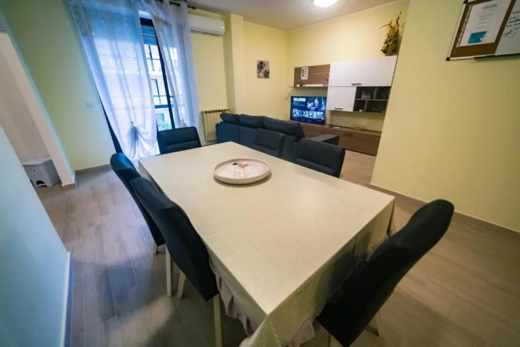 3 Bedrooms Apartment
