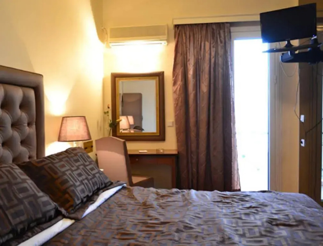 Hotel Queens Leriotis