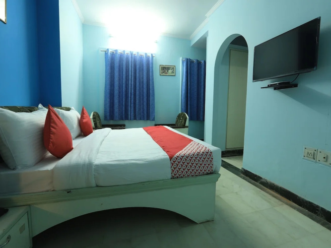 OYO 12019 Hotel Anuja