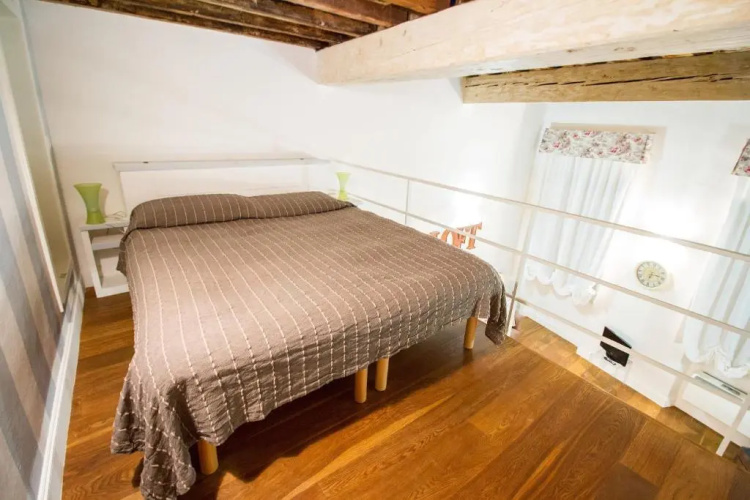 Charming Santa Croce Loft