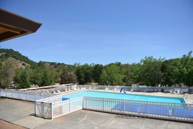 Morgan Hill RV Resort - Campsite