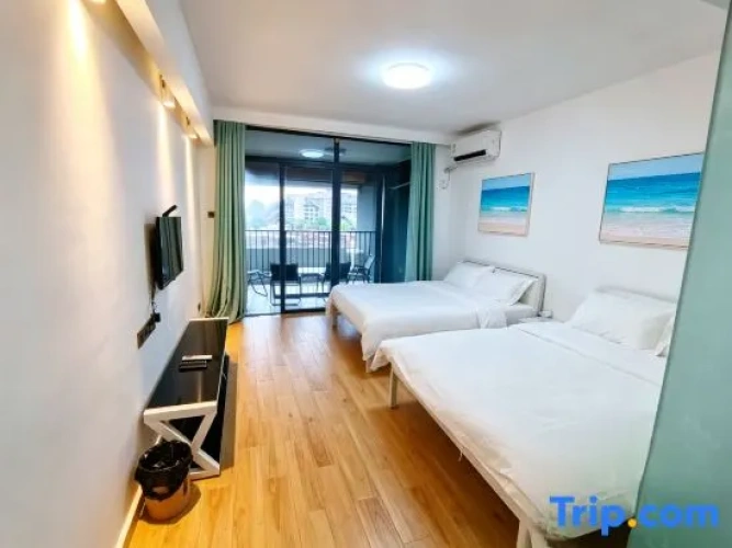 Standard Twin room with garden view