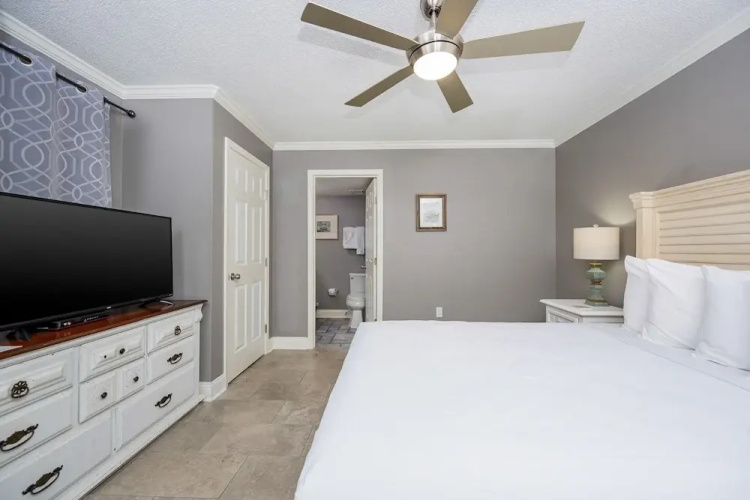 Phoenix Vi 6910 2 Bedroom Condo