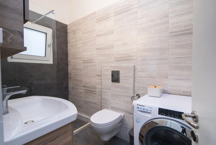 2 Bedrooms Apartment with balcony