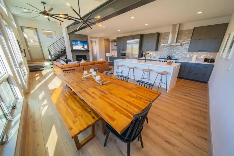 4 Bedrooms Cottage