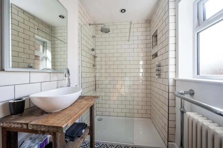 Host Stay Sherrington Road Abode