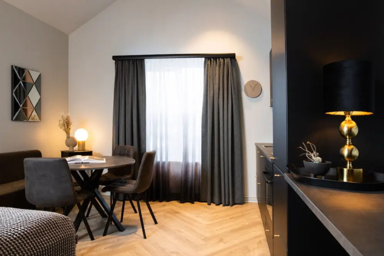 Backyard Apartments by Heimaleiga