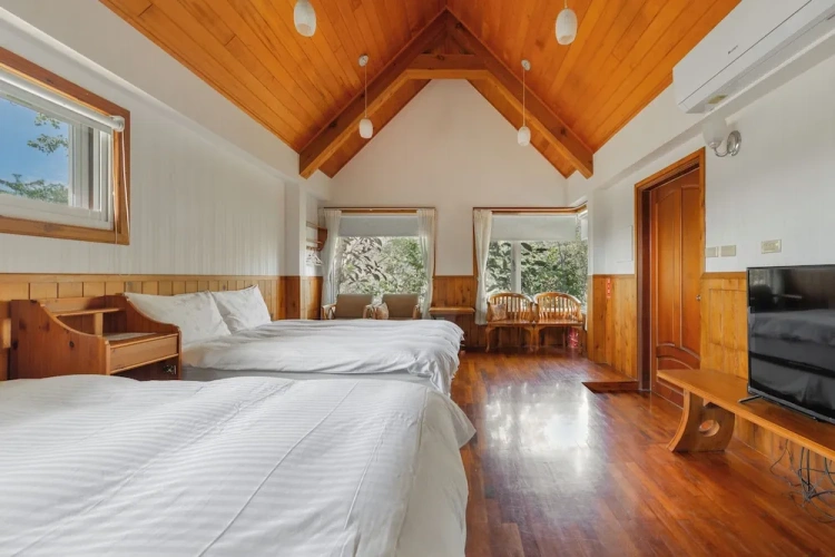 1 Bedroom Deluxe Chalet with balcony