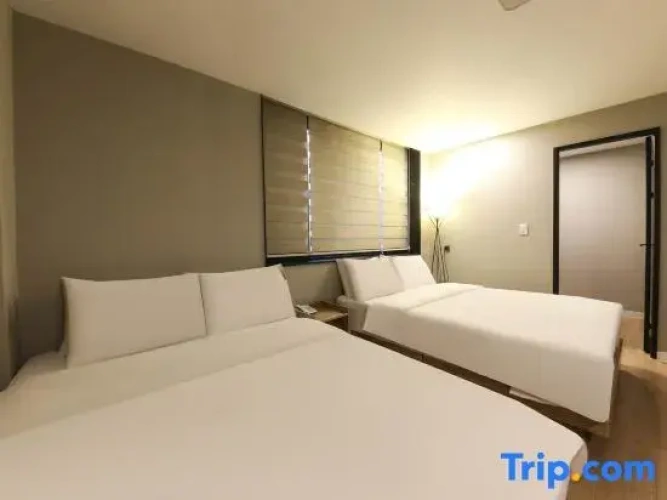 Quadruple Family Suite