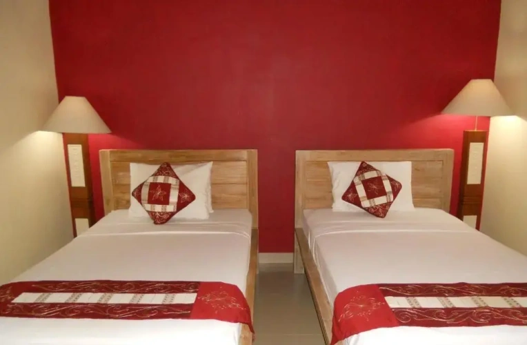 2 Bedrooms Villa