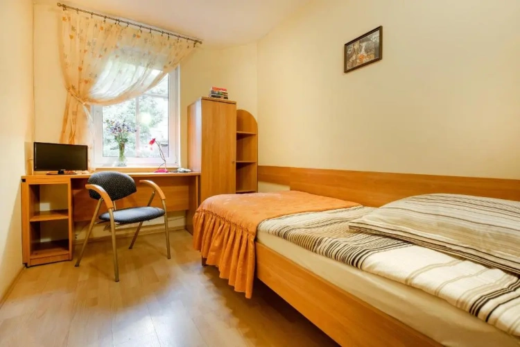 2 Bedrooms Apartment