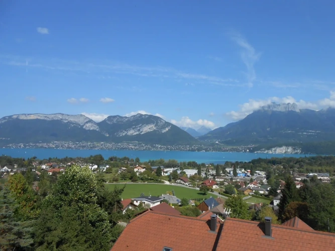 4 Bedrooms Apartment with balcony